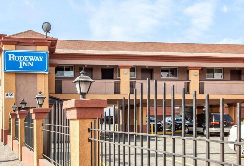 בית מלון כפרי Rodeway Inn