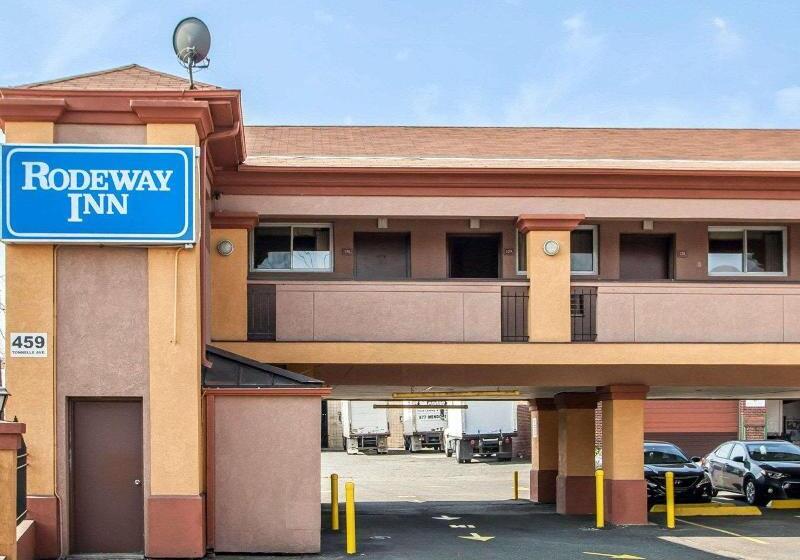 בית מלון כפרי Rodeway Inn