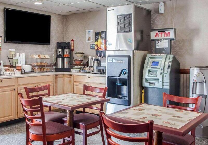 בית מלון כפרי Rodeway Inn