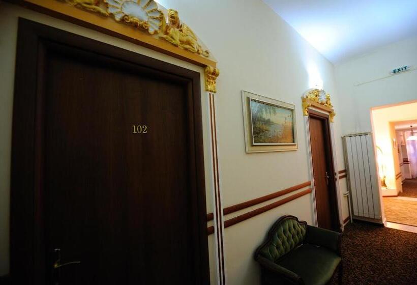 ホテル Royal Craiova