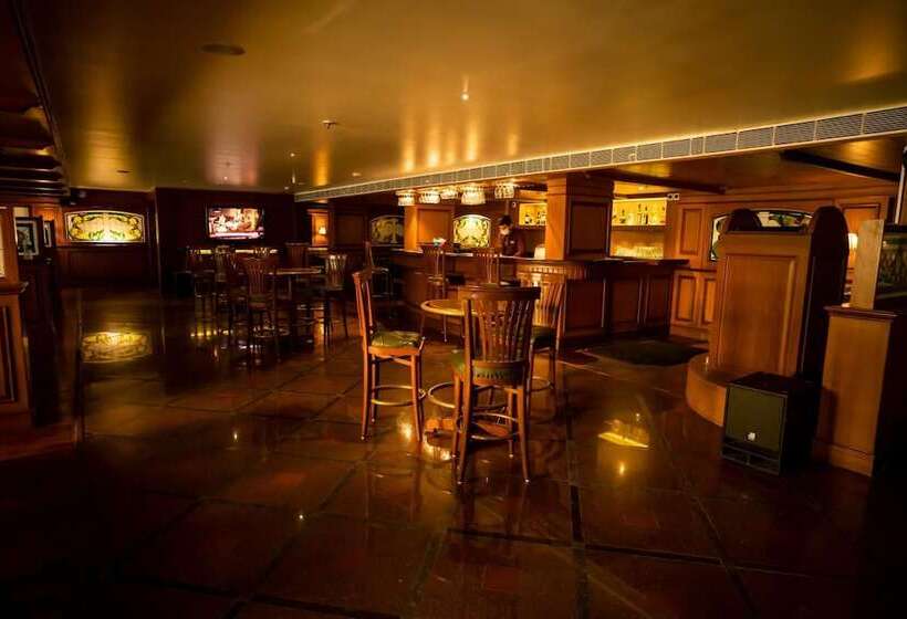 בית מלון כפרי Royal Orchid Central Shimoga