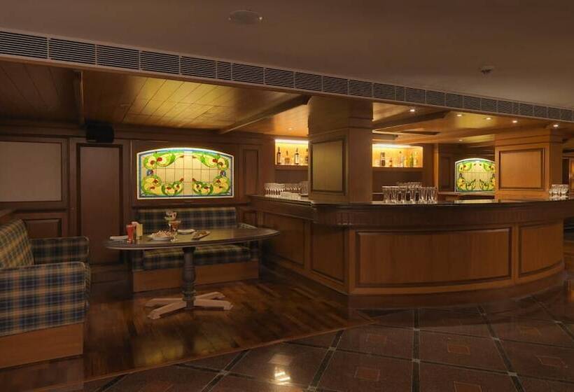 בית מלון כפרי Royal Orchid Central Shimoga