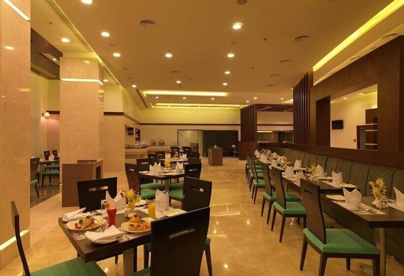 בית מלון כפרי Royal Orchid Central Shimoga