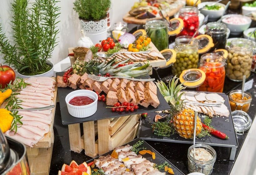 Różany Gaj   Destigo Hotels