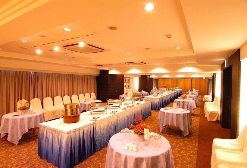 בית מלון כפרי Ryukyu Sun Royal