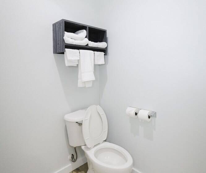 ホテル Sapphire Inn And Suites