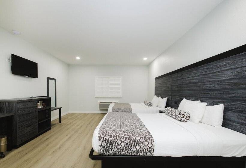 בית מלון כפרי Sapphire Inn And Suites