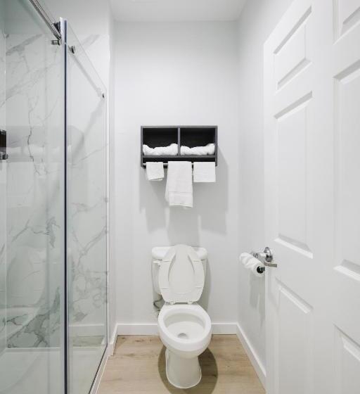 בית מלון כפרי Sapphire Inn And Suites