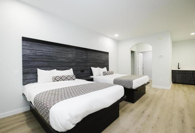 בית מלון כפרי Sapphire Inn And Suites