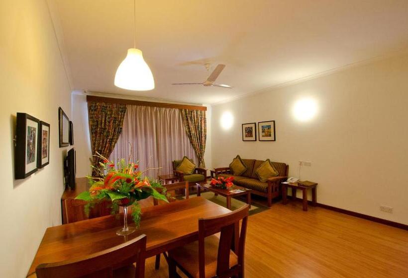 Sea Cliff Court Hotel & Luxury Apartments