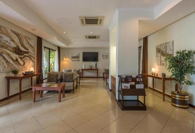 Sea Cliff Court Hotel & Luxury Apartments