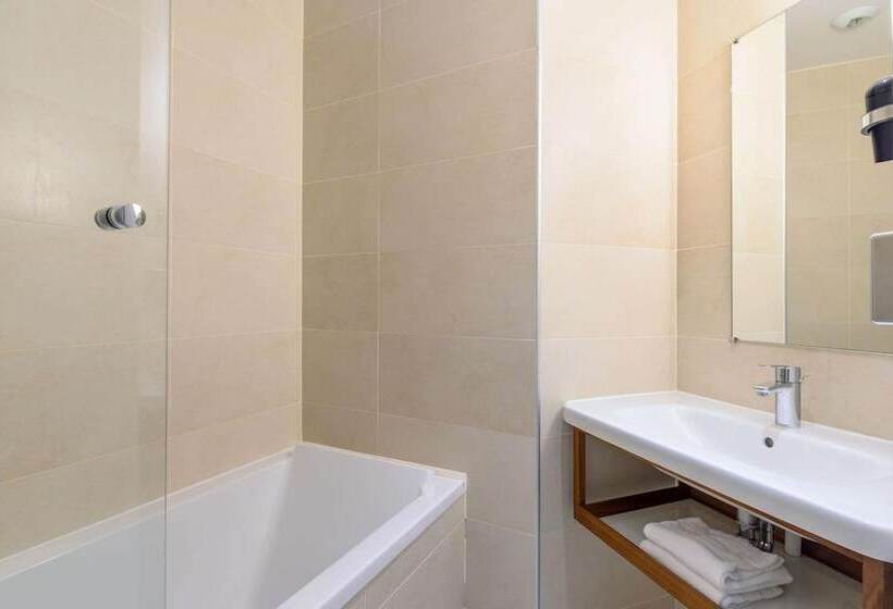 Отель Sixteen Paris Montrouge