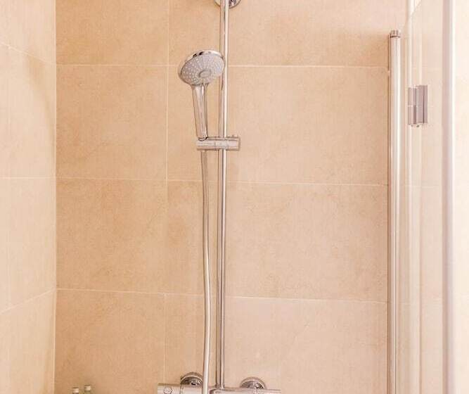 Отель Sixteen Paris Montrouge