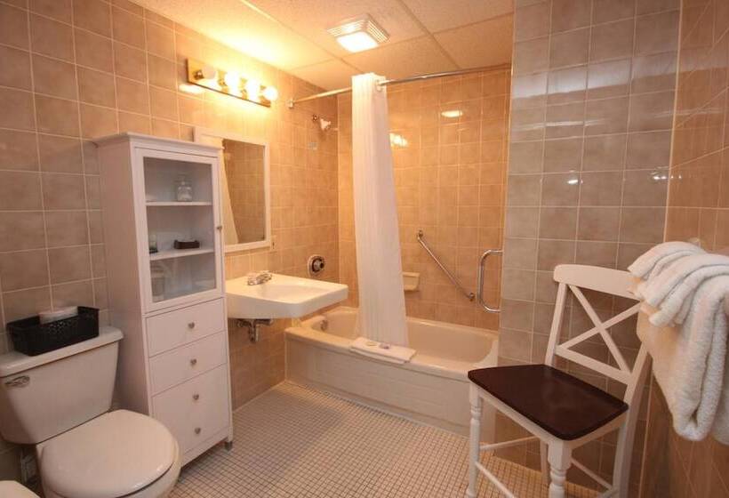 בית מלון כפרי St Andrews Inn & Suites