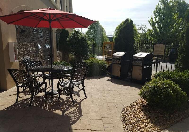 בית מלון כפרי Staybridge Suites Atlanta Airport