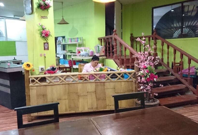 호텔 The Krabi Forest Homestay