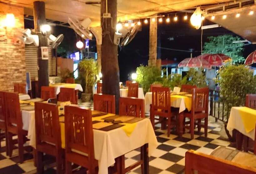 호텔 The Krabi Forest Homestay