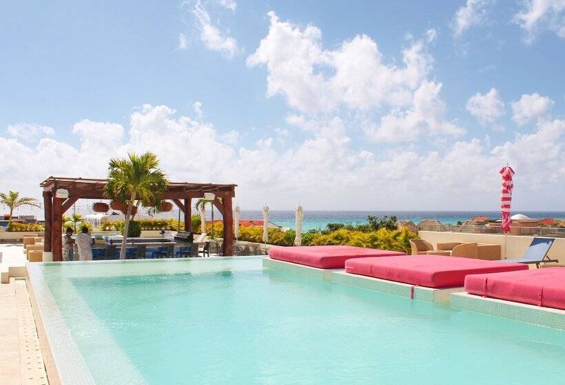 בית מלון כפרי The Palm