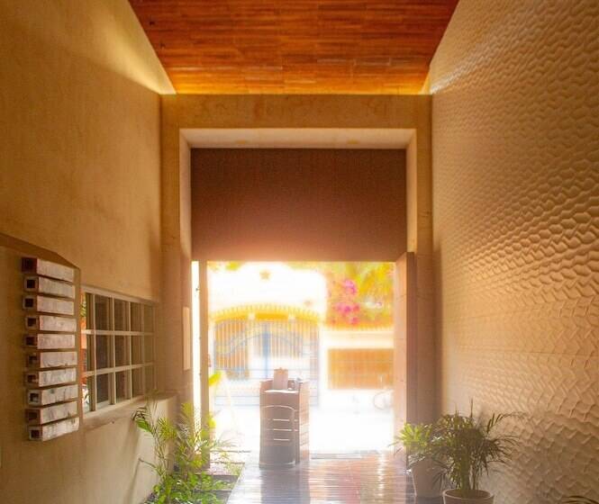 בית מלון כפרי The Palm