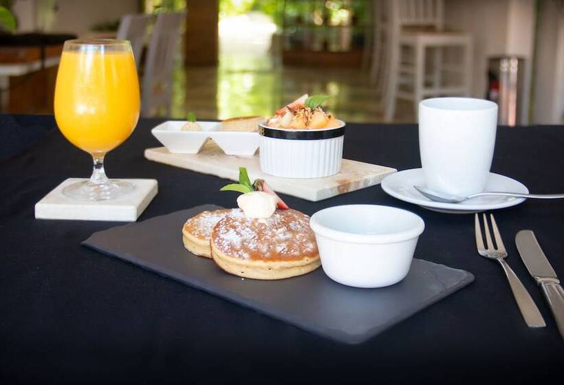 בית מלון כפרי The Palm