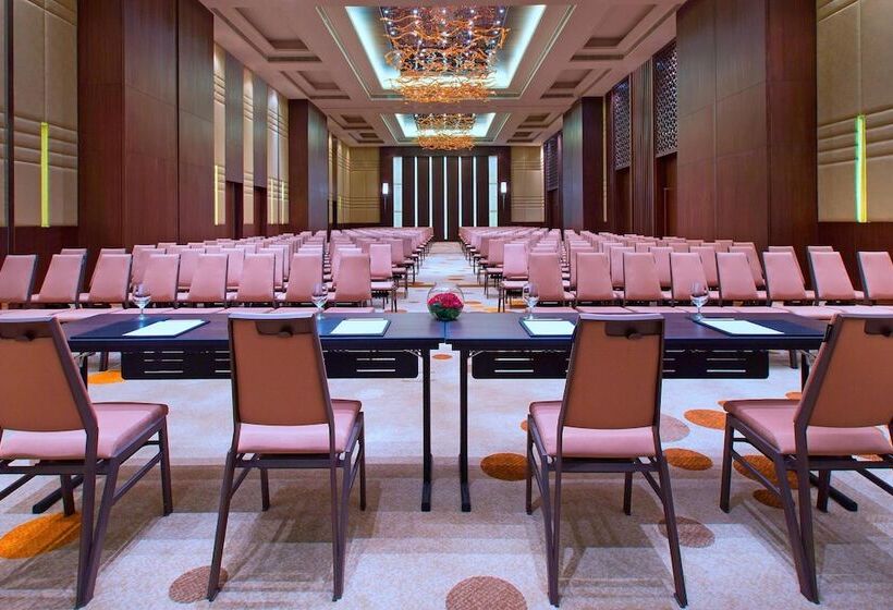 ホテル The Westin Chennai Velachery