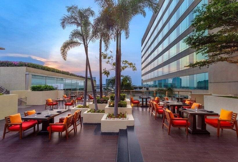 ホテル The Westin Chennai Velachery