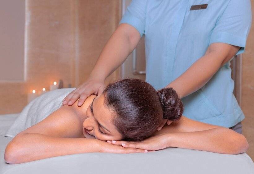 ホテル The Westin Chennai Velachery