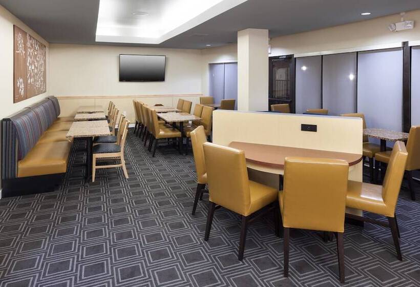 Отель Towneplace Suites Columbia Southeast/fort Jackson