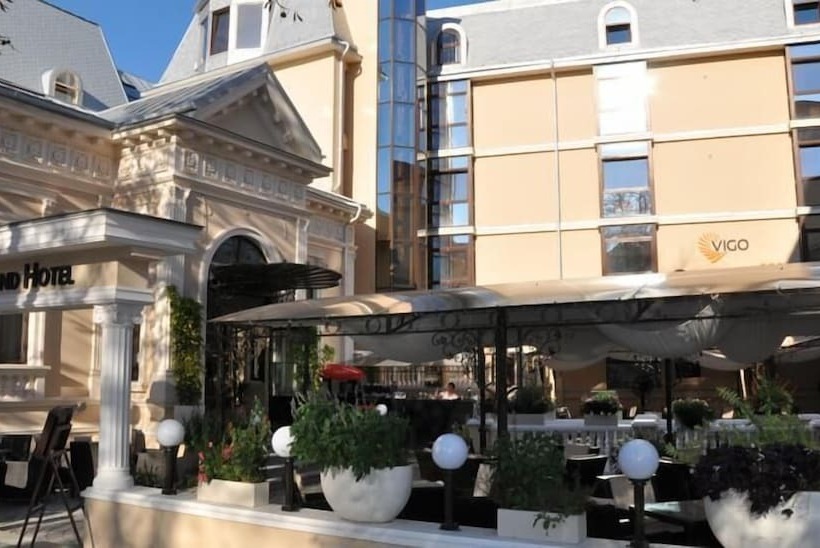 Отель Vigo Grand