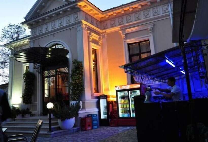 Отель Vigo Grand