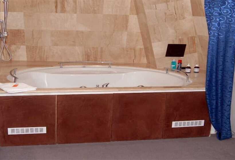 Отель Vigo Grand