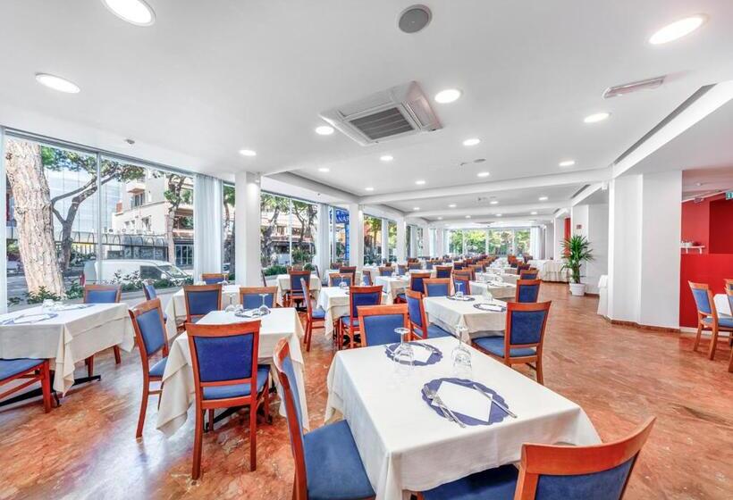 ホテル Zanarini In Centro A Riccione