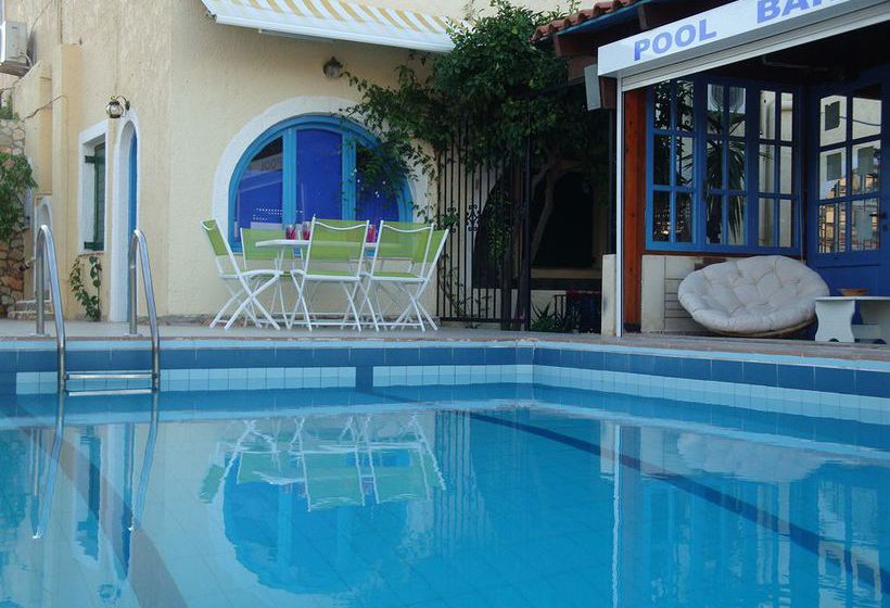 Maria Flora Apartments