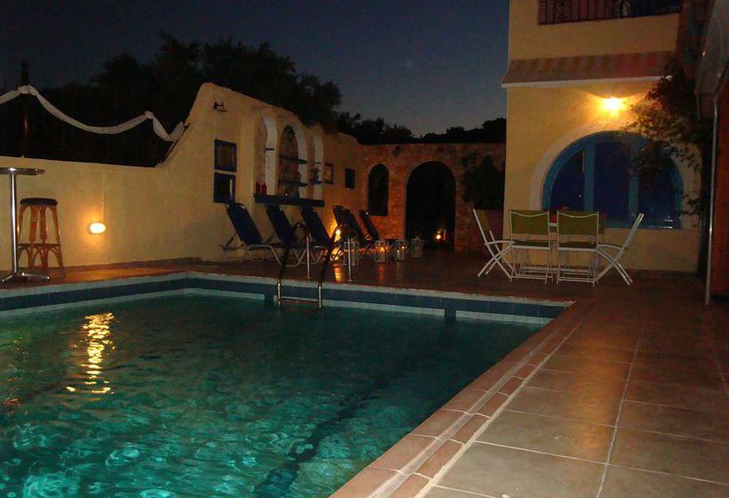 Maria Flora Apartments