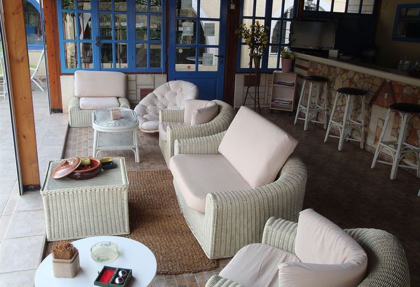 Maria Flora Apartments