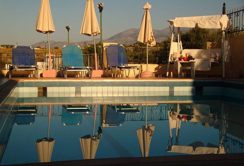 Maria Flora Apartments