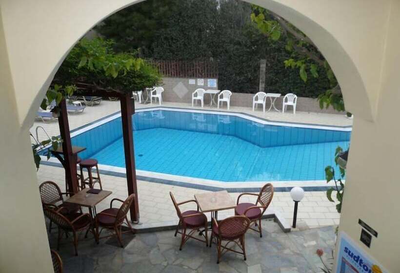 Maria Lambis Apartments