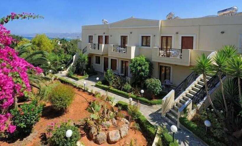 Maria Lambis Apartments