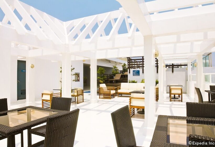 Microtel By Wyndham Mall Of Asia