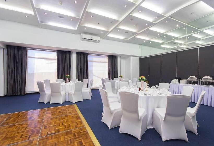 Microtel By Wyndham Mall Of Asia