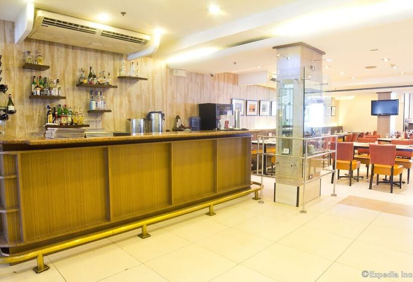 Microtel By Wyndham Mall Of Asia