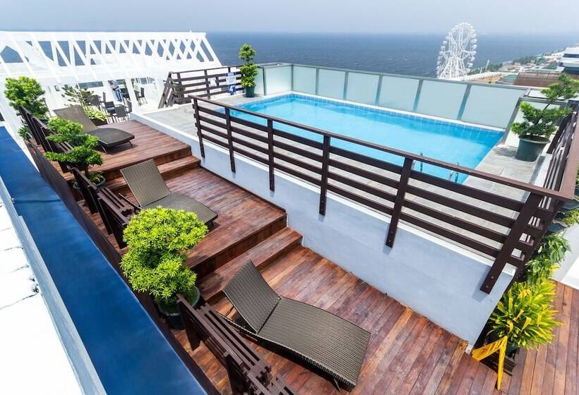 Microtel By Wyndham Mall Of Asia