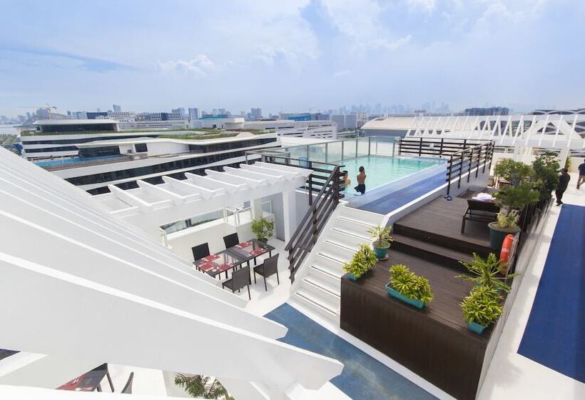 Microtel By Wyndham Mall Of Asia