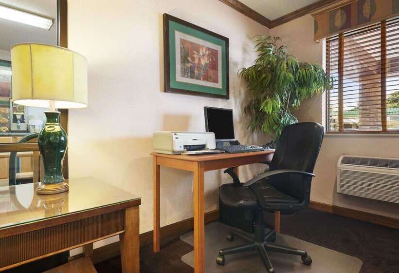 فندق على الطريق Super 8 By Wyndham Peoria