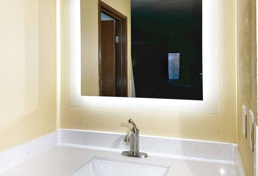 فندق على الطريق Super 8 By Wyndham Peoria