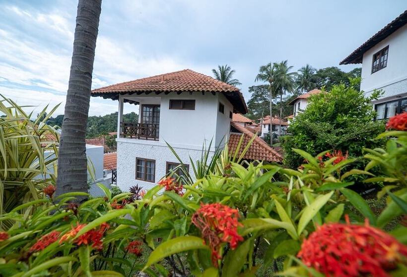 リゾートホテル Nongsa Point Marina