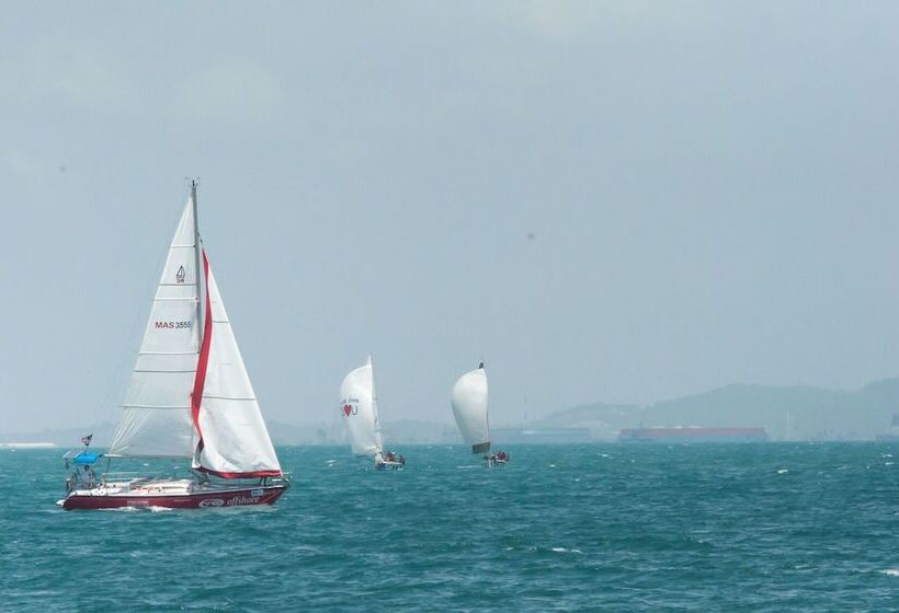 リゾートホテル Nongsa Point Marina