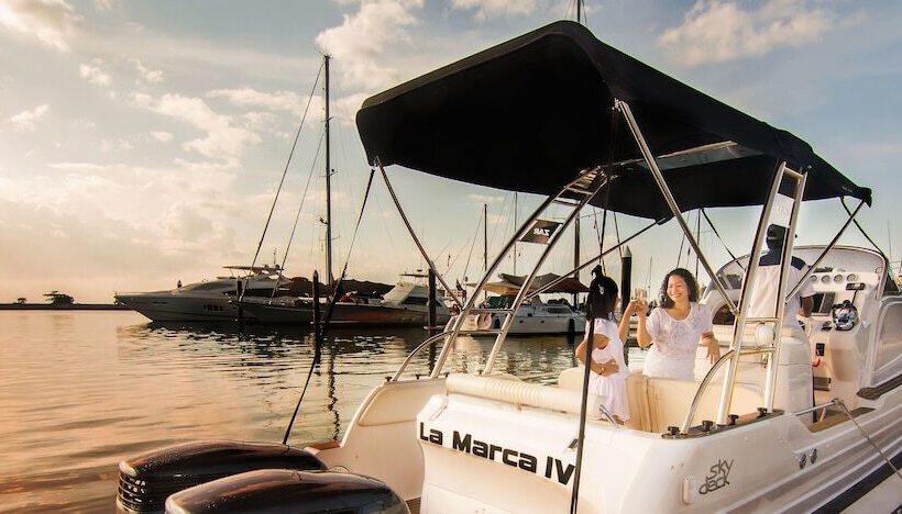 リゾートホテル Nongsa Point Marina