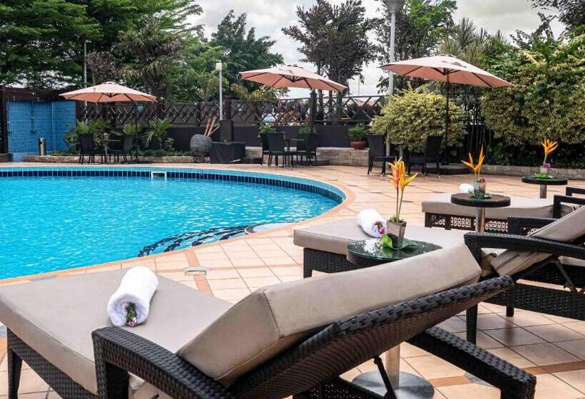 Oak Plaza Hotels East Airport