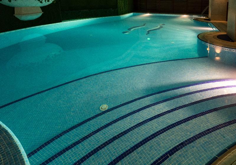 اقامتگاه Magnum Hotel & Suites West Bay